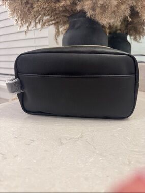 Men's Black Leather Toiletry Dopp Kit